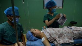 女主播 胸部 突然变大,背后真相令人震惊