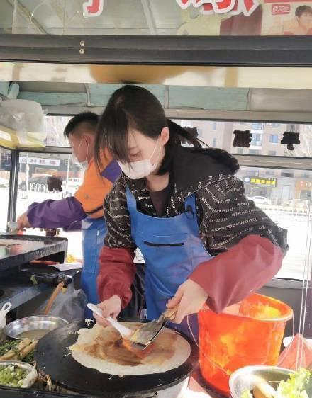 煎饼娱乐 艺人,揭秘艺人生涯背后的故事